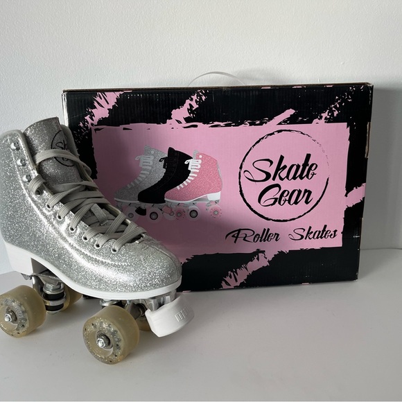 Silver Roller Skates - Picture 1 of 2